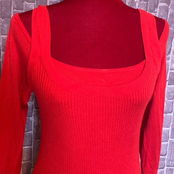 Cherry Red Ribbed Cold Shoulder Sweater - Picture 4 of 8